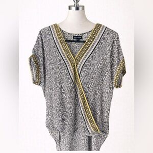 Max Edition Women's Black and Yellow Patterned Med. Top